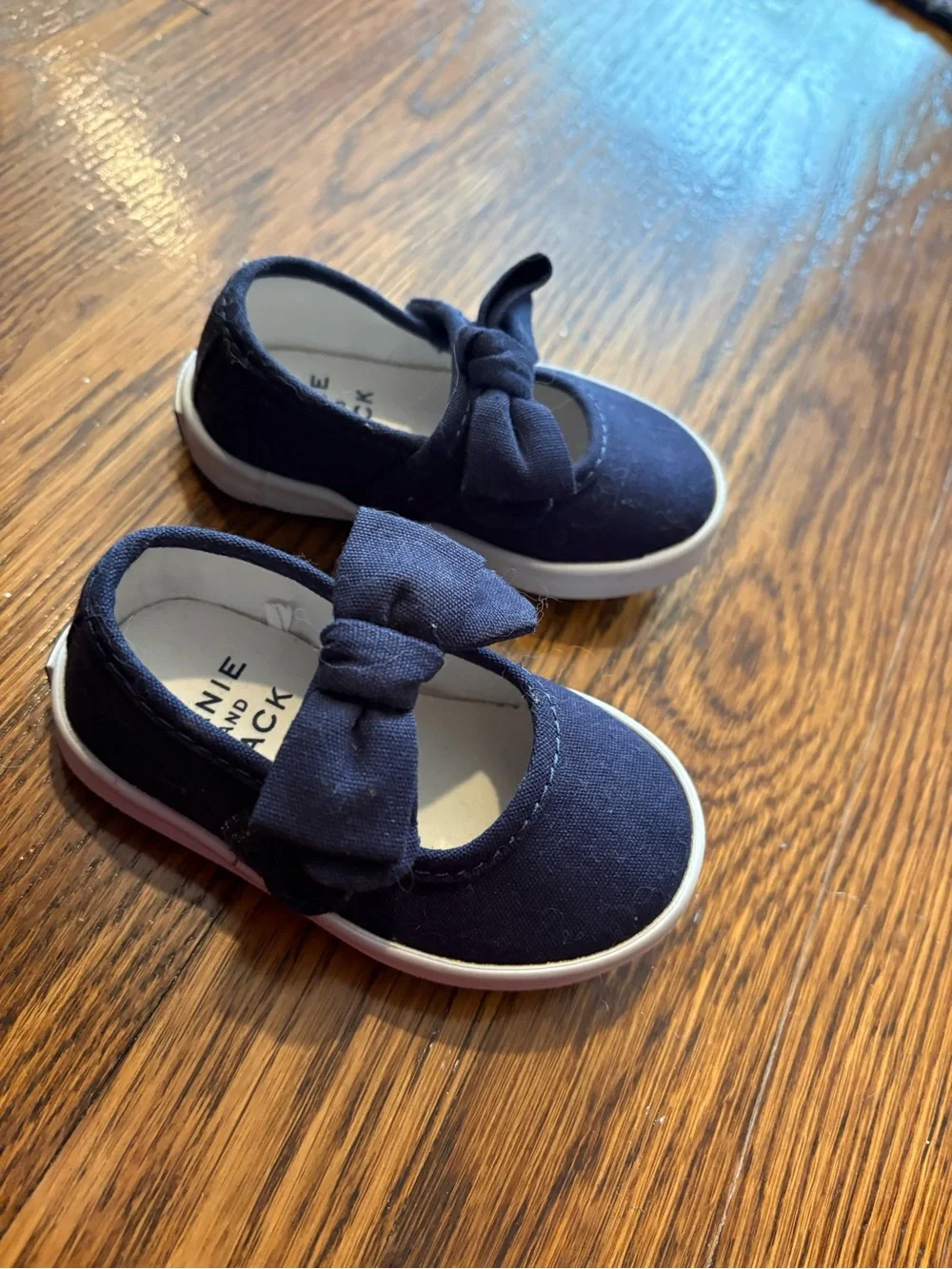 Janie & Jack size 4 Mary Jane sneakers